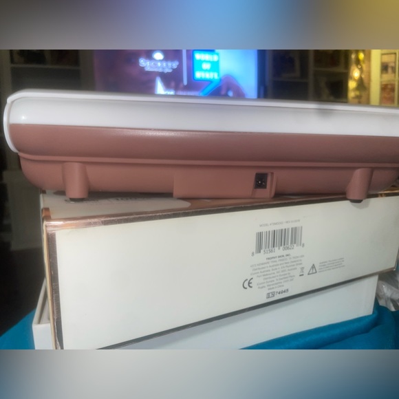 MicrodermMD-Trophy Skin - Picture 7 of 9